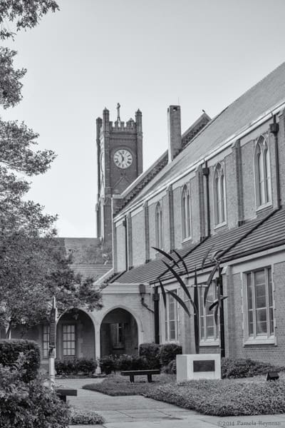 The courtyard of an Emmanuel Baptist Church in Alexandria, LA.