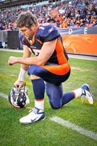 Tim Tebow seeks to evangelize with children’s book