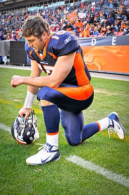256px-Tim_Tebow_Tebowing