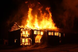 Traditionalist sect destroys homes of Evangelicals in Mexico