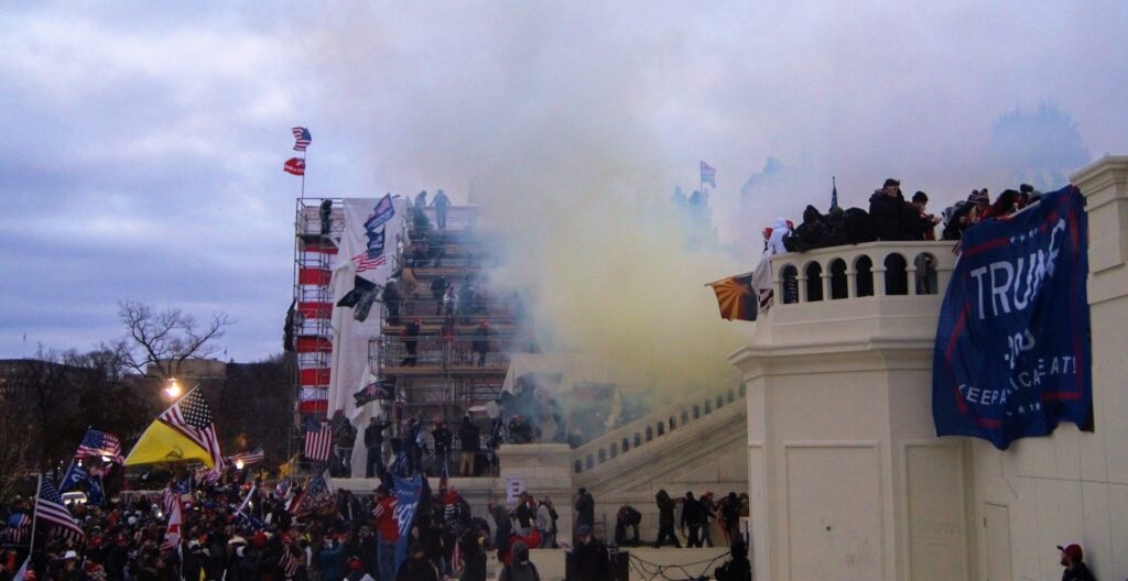 Tear_Gas_outside_United_States_Capitol_20210106