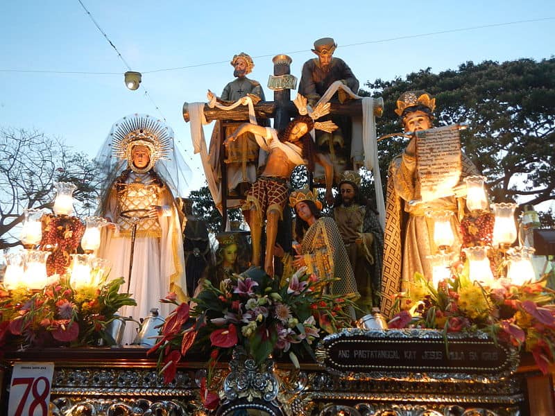 Holy Monday and Tuesday processions wind through Philippines