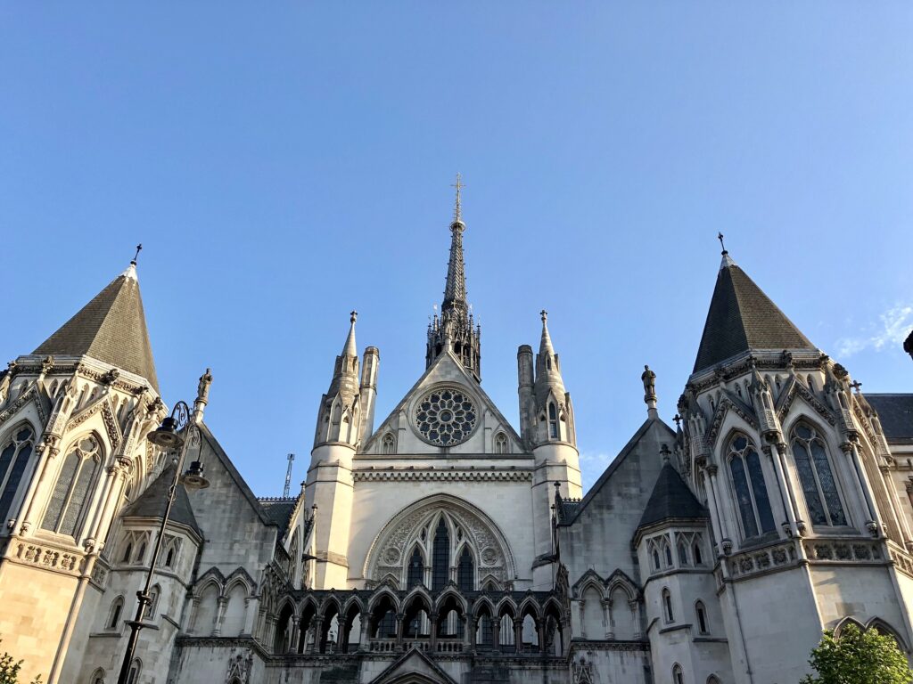 royal-courts-of-justice-g51e85077b_1920