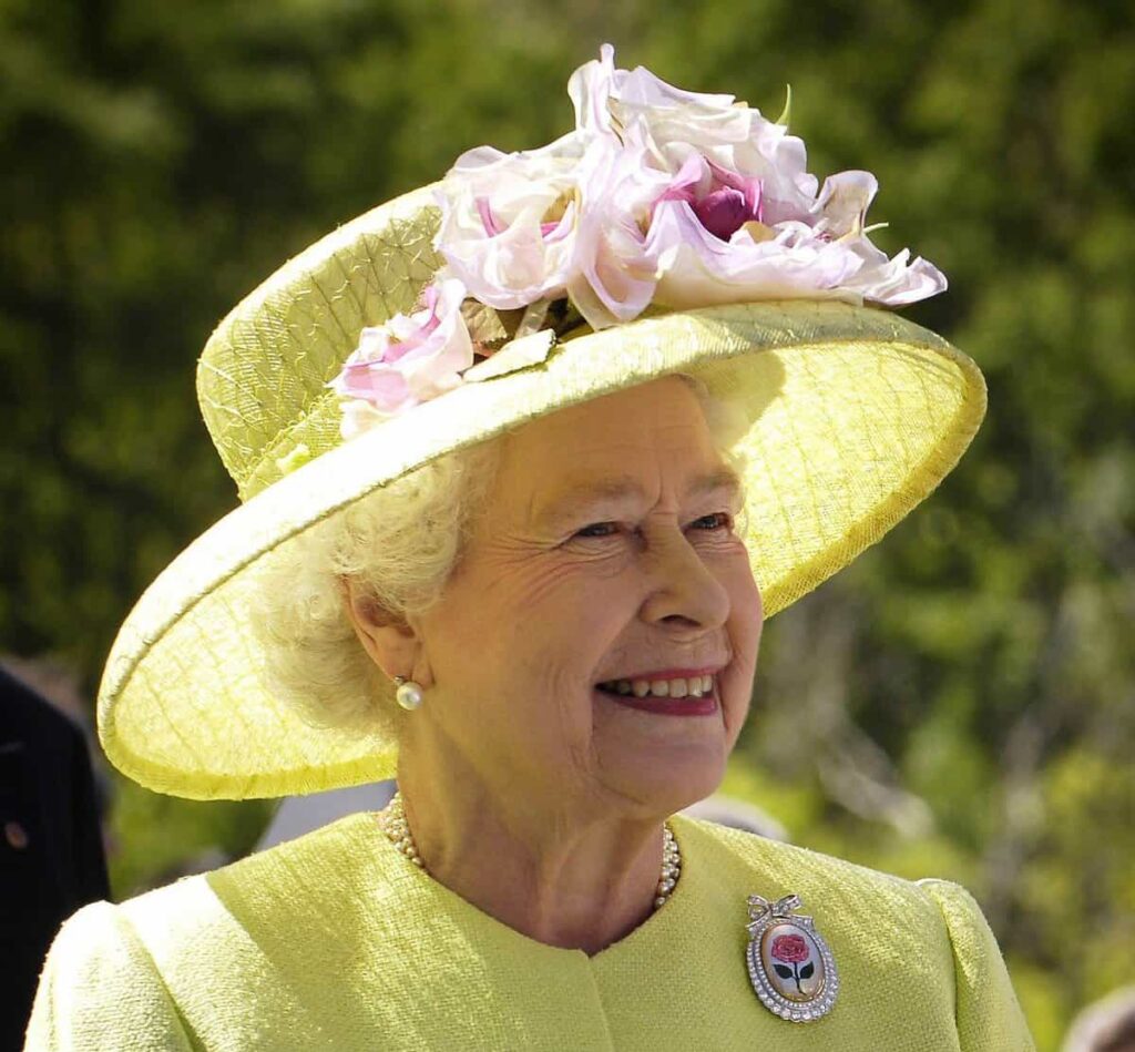 Queen Elizabeth II, Church of England head, dies