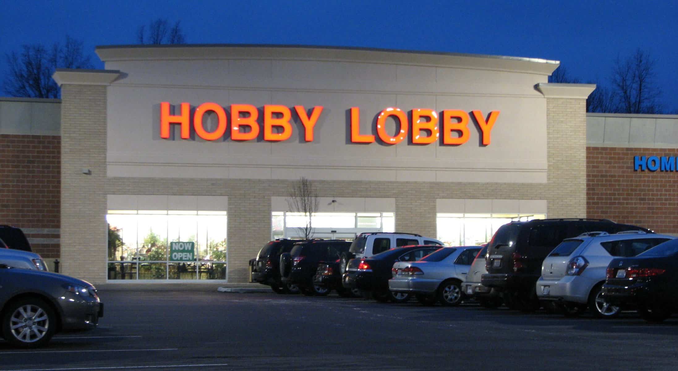A from the parking lot shot of the front of a Hobby Lobby storefront