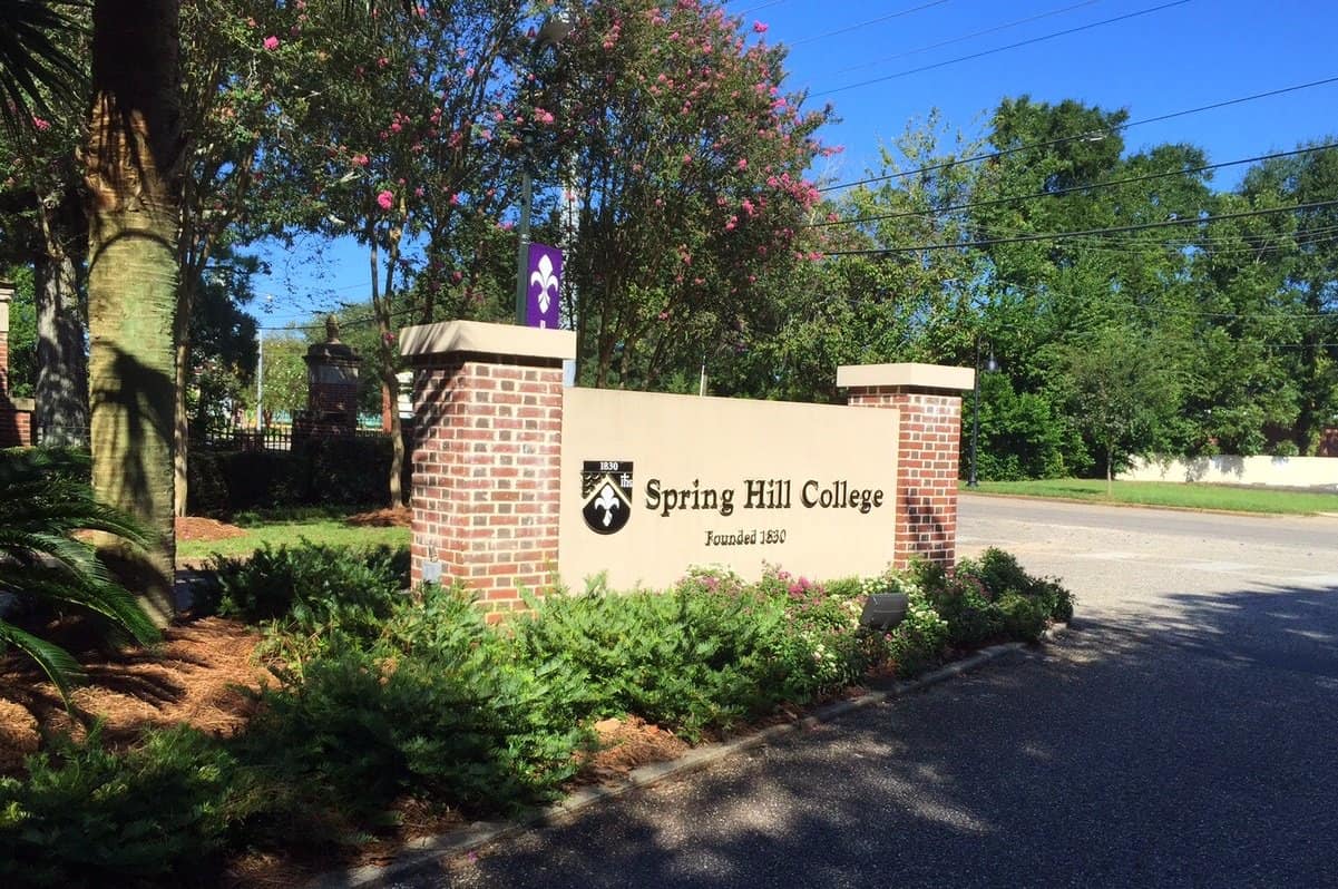 Entrance sign for Spring Hill College
