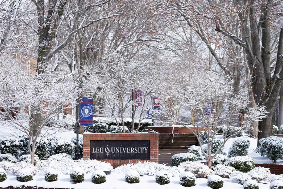 Cleveland, TN Lee University sign on a snowy day.